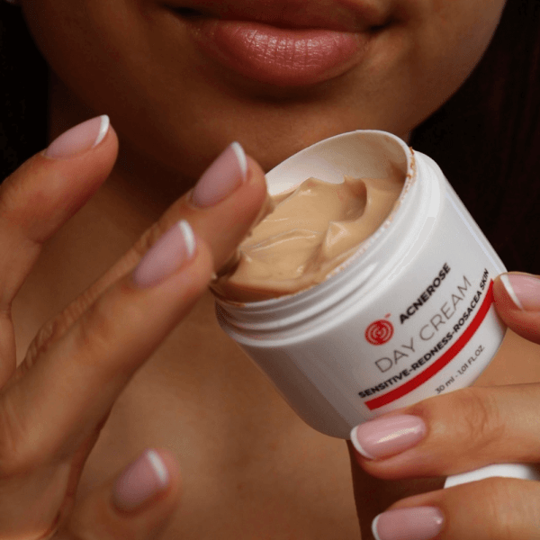 Krem na dzień Acnerose - konsystencja Krem na dzień Acnerose - konsystencja